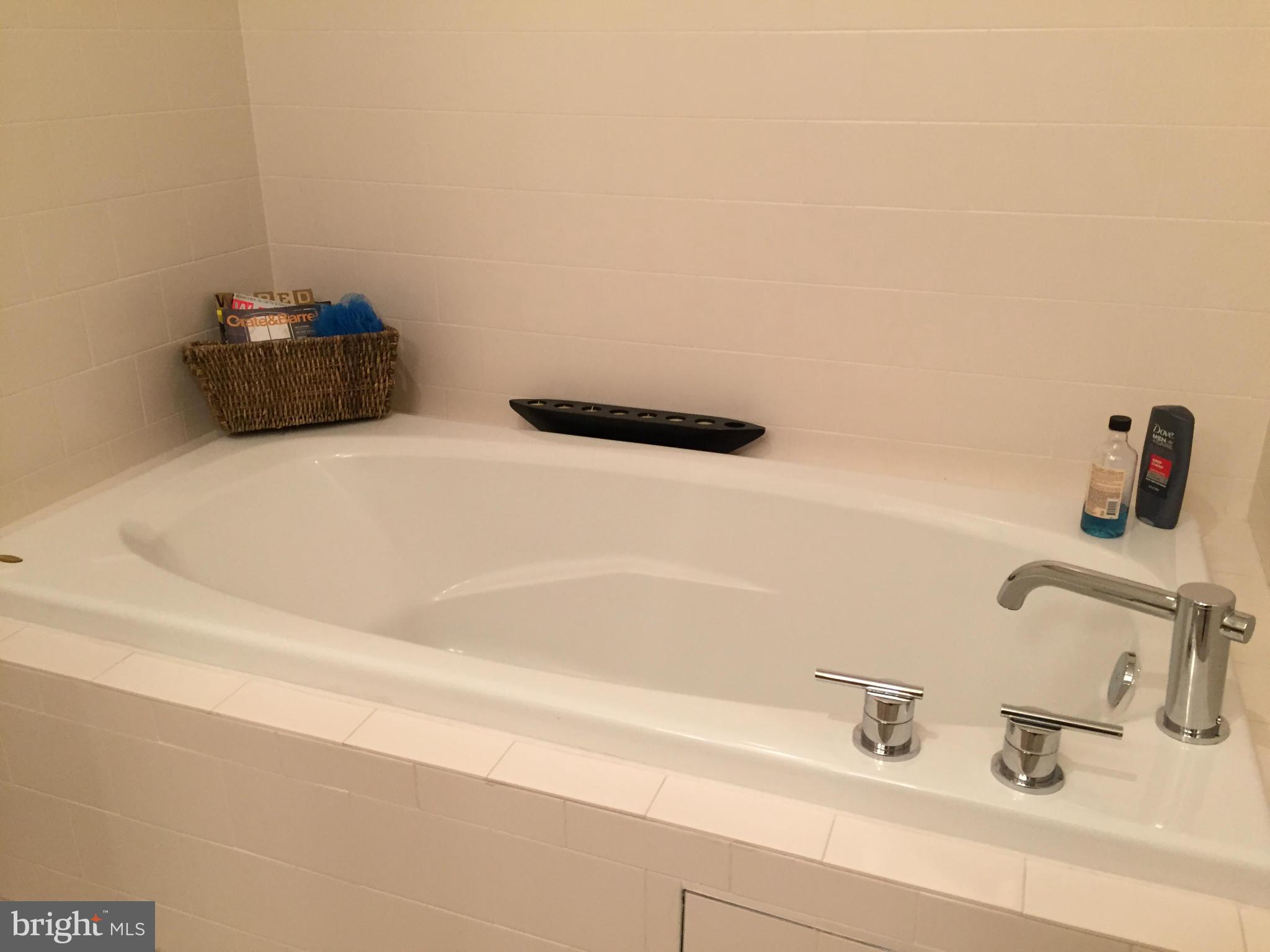 LOCUST POINT - Residential Lease