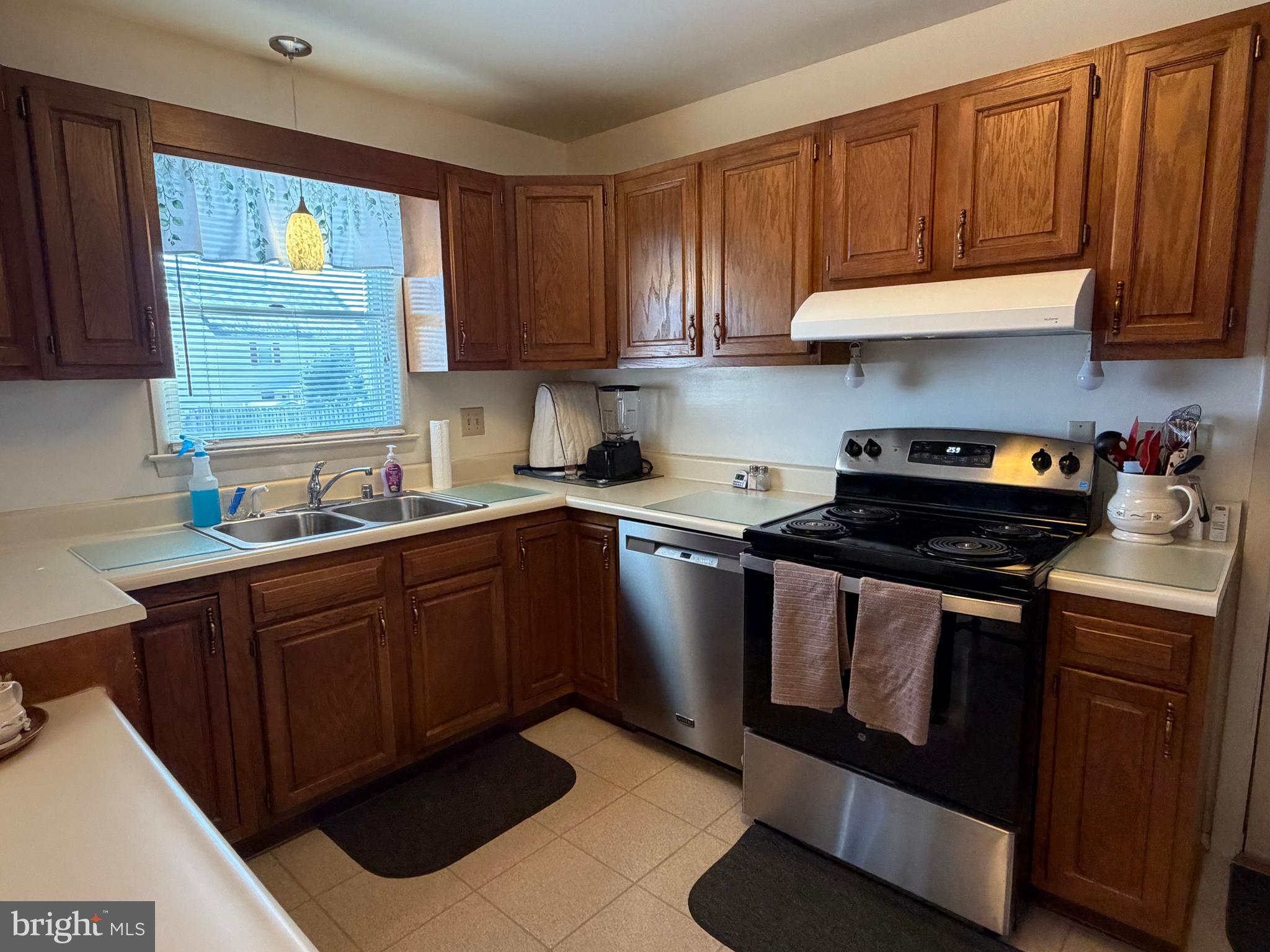 BRIGHTON MANOR - Residential