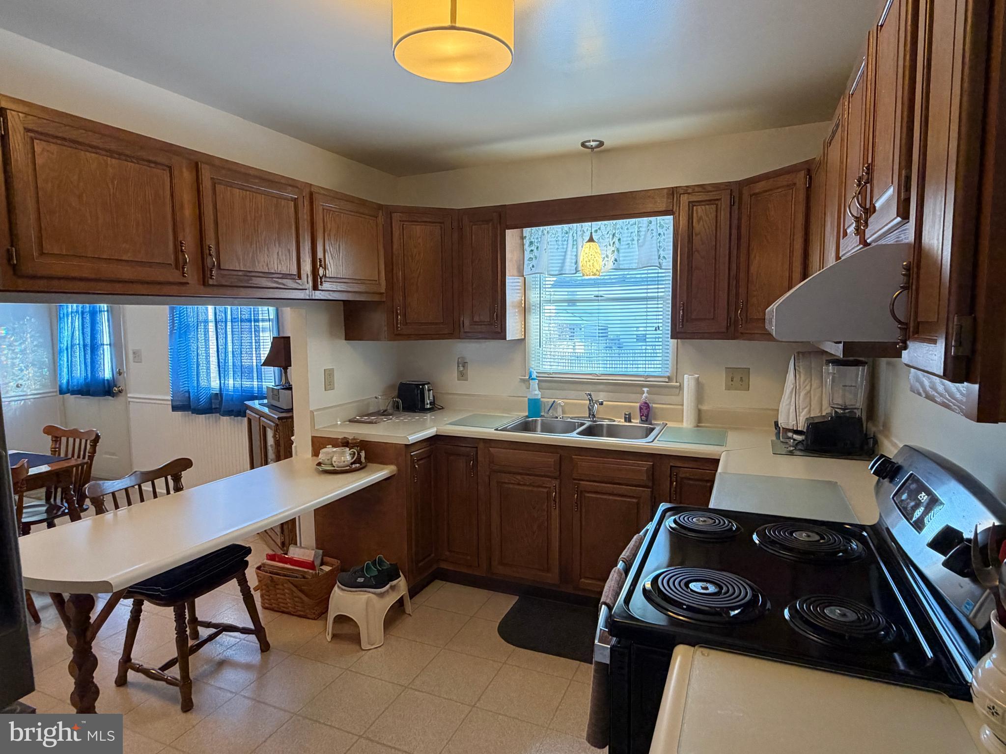 BRIGHTON MANOR - Residential