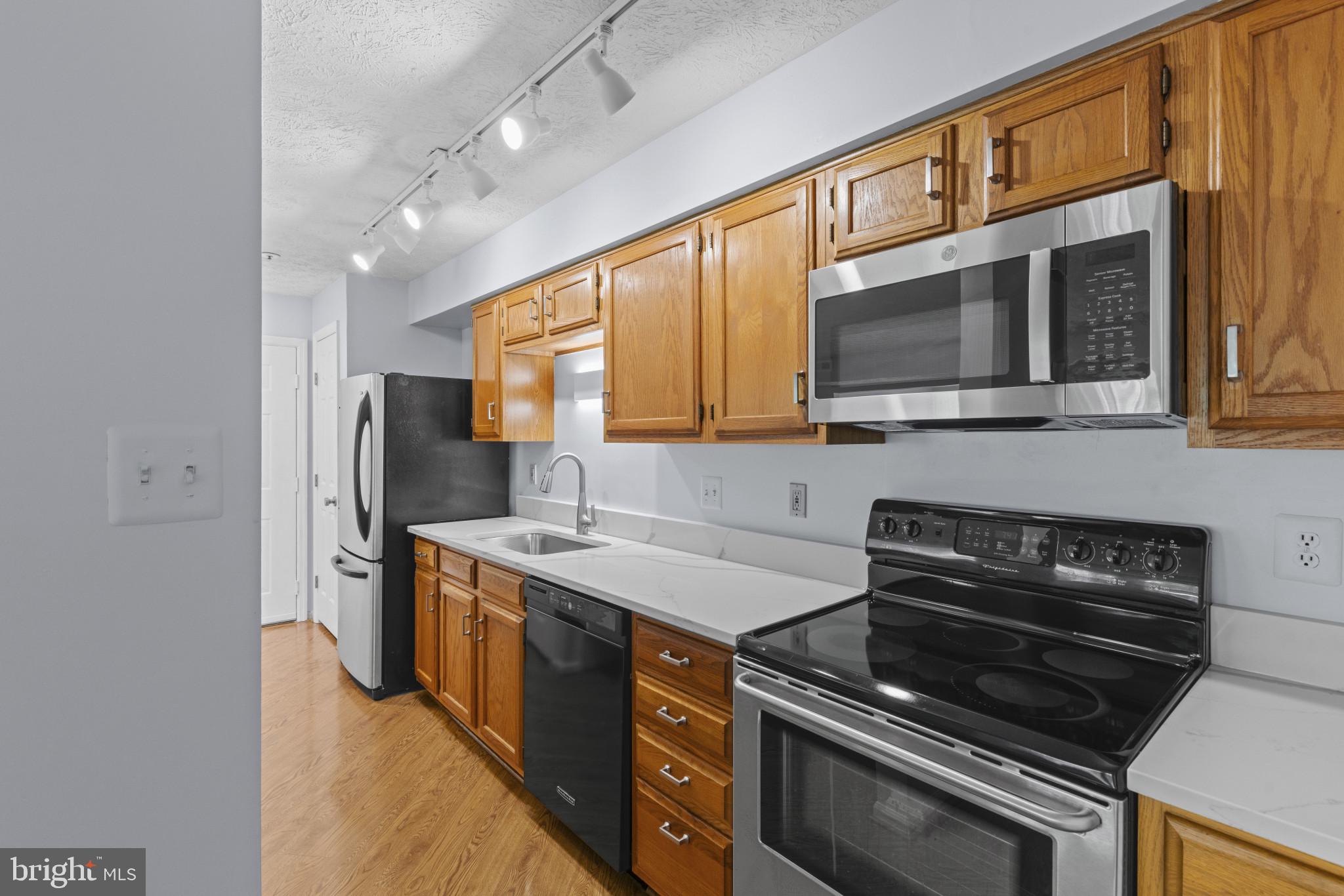 DEERFIELD - Residential Lease