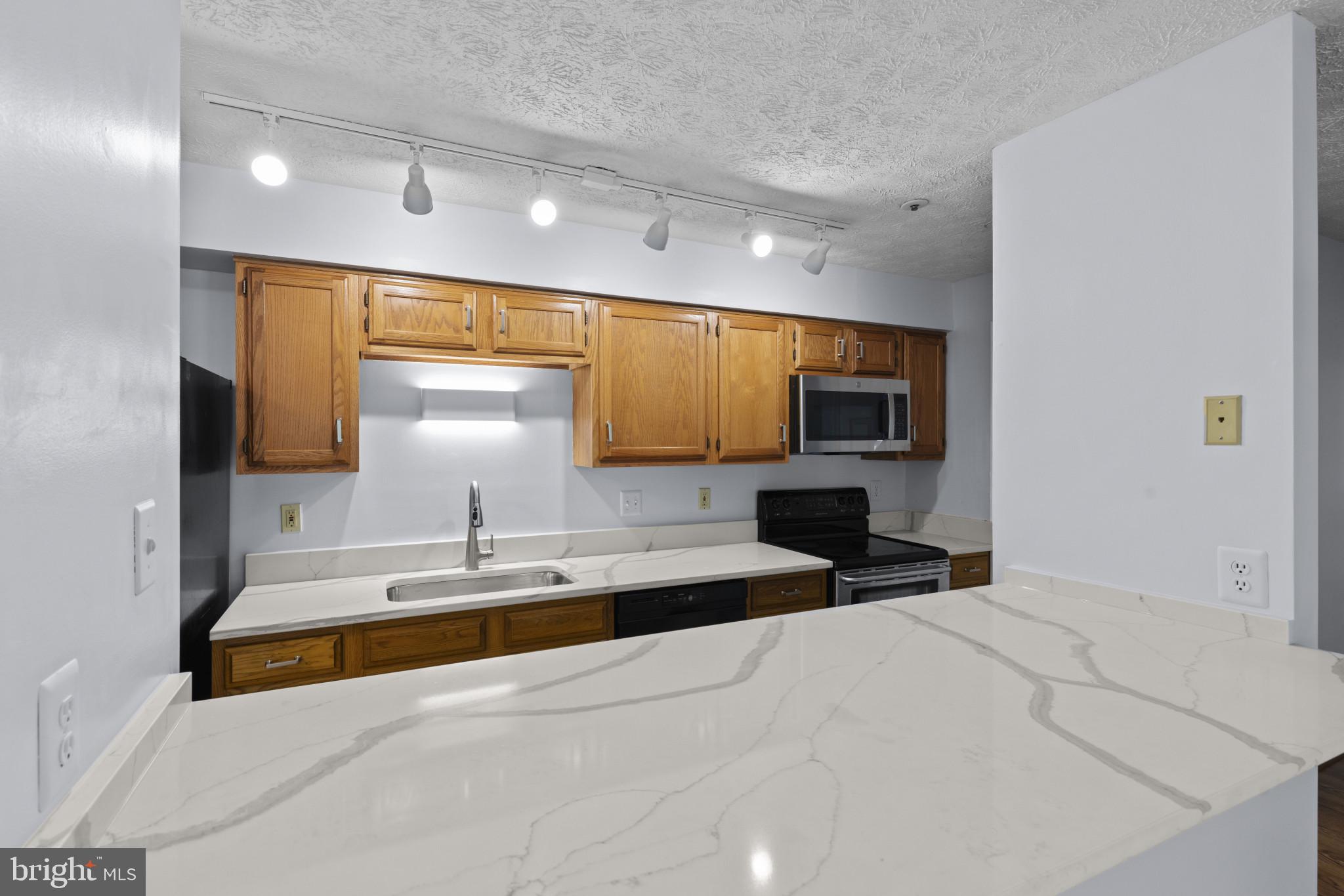 DEERFIELD - Residential Lease