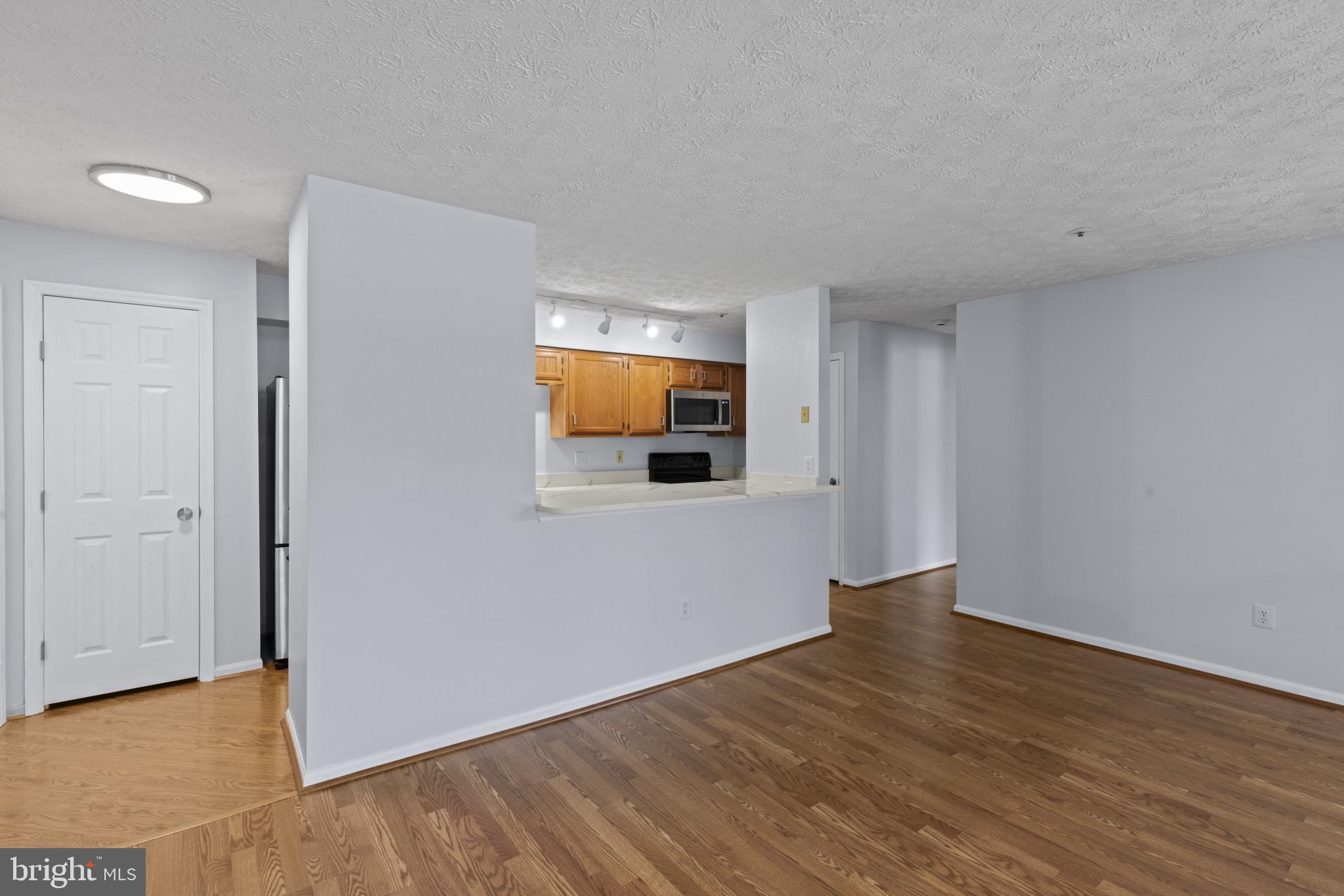 DEERFIELD - Residential Lease