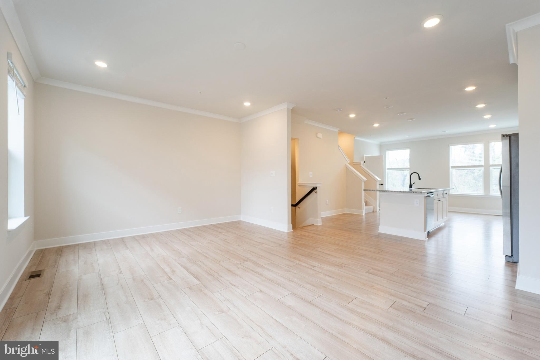 MEDFIELD - Residential