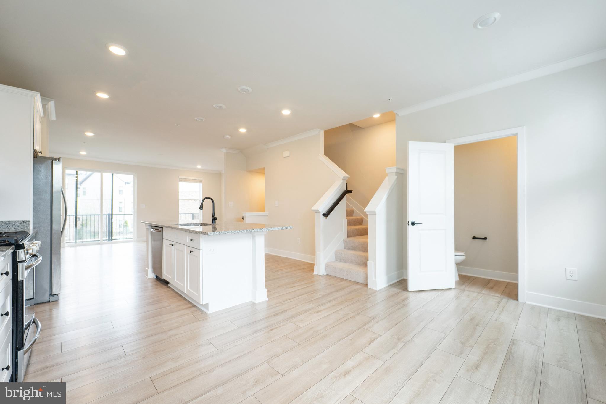 MEDFIELD - Residential