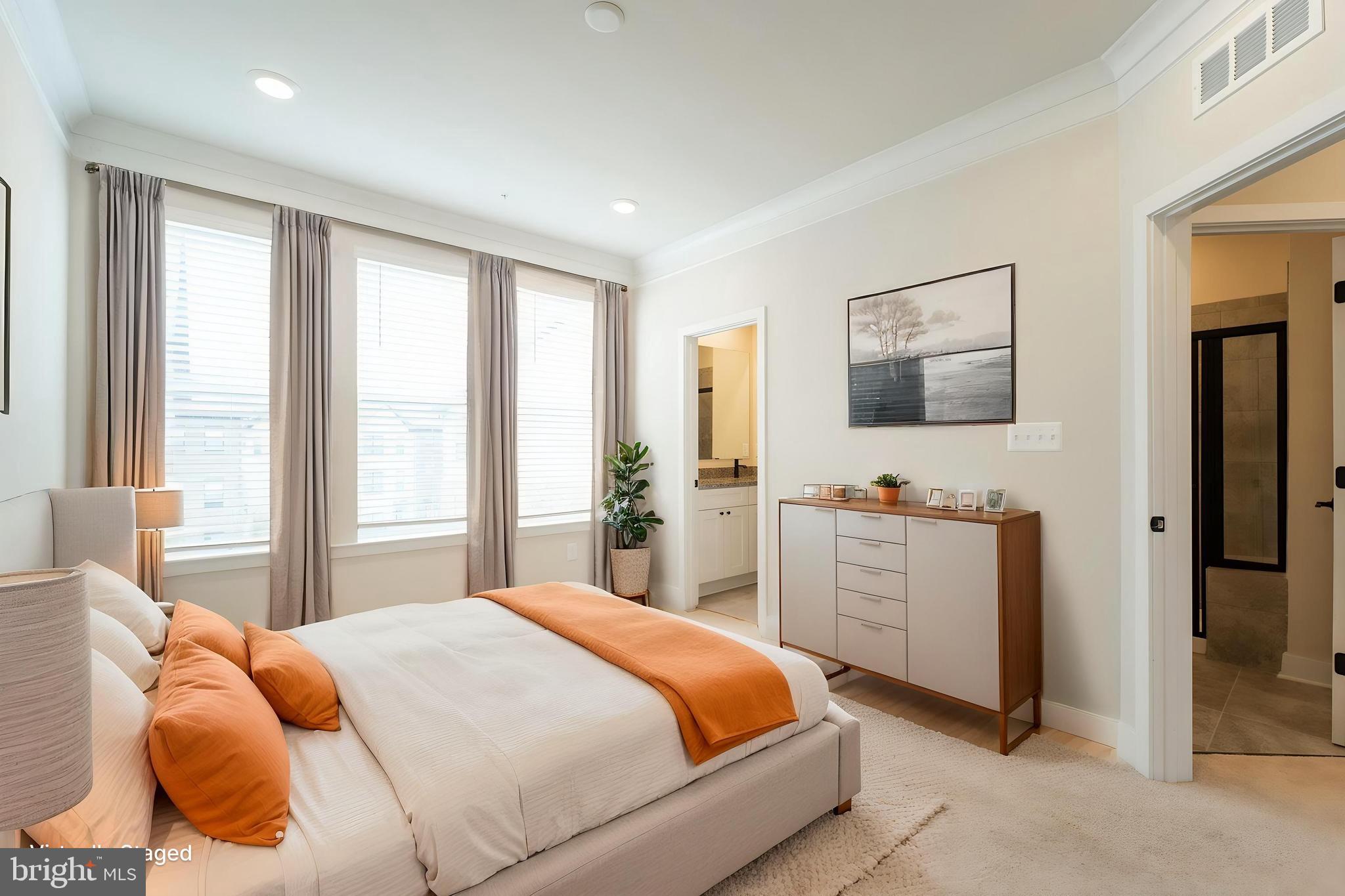 MEDFIELD - Residential