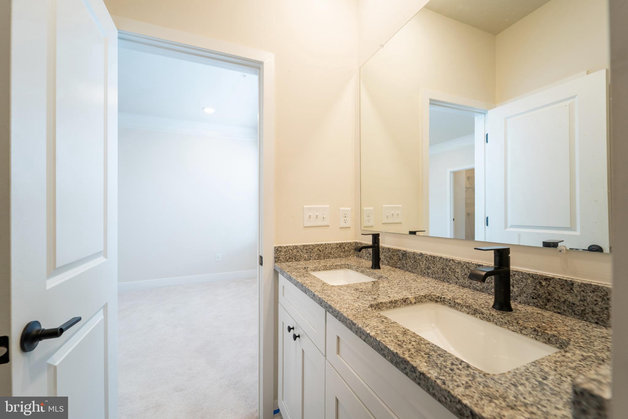 MEDFIELD - Residential