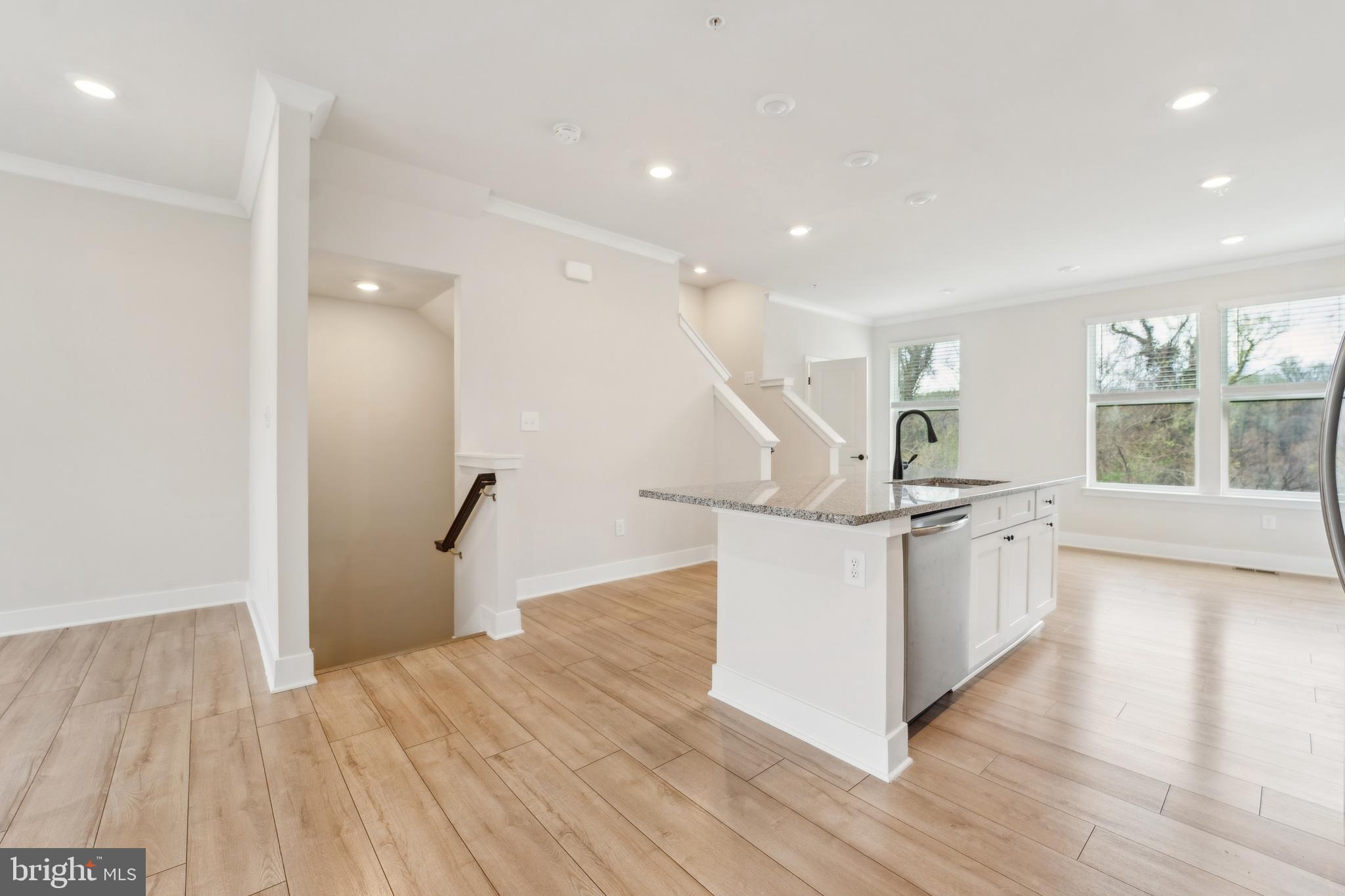 MEDFIELD - Residential