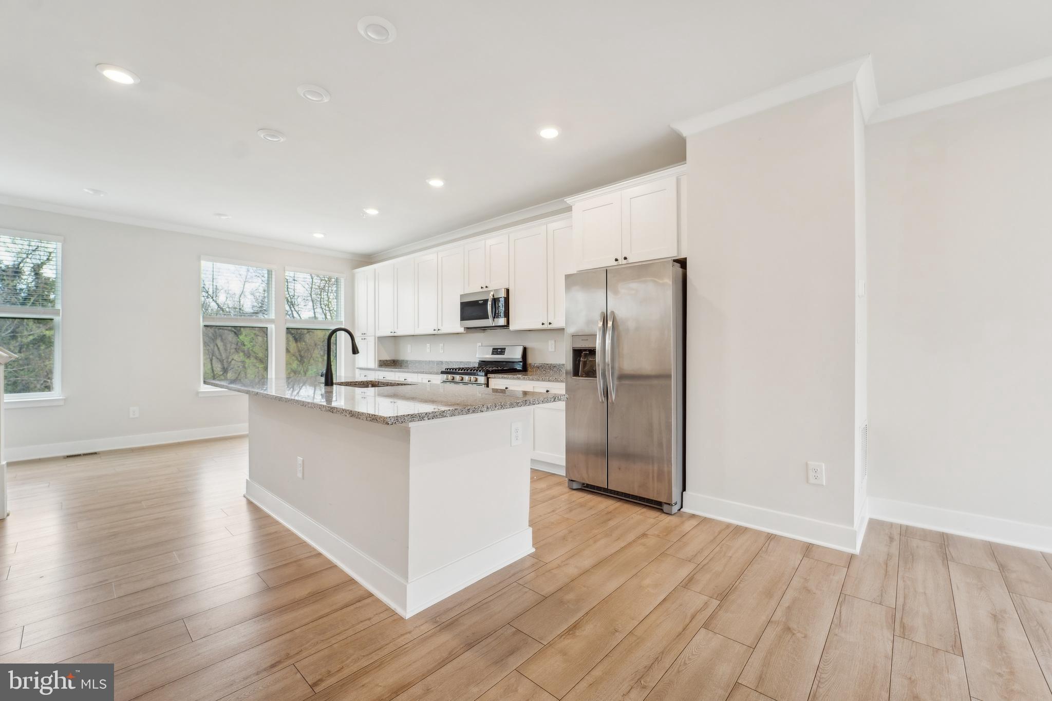 MEDFIELD - Residential