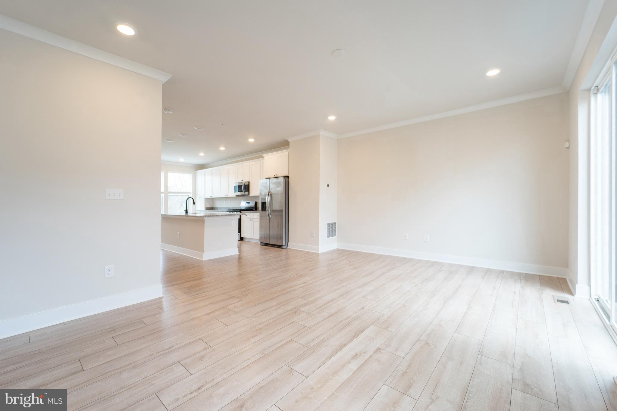 MEDFIELD - Residential