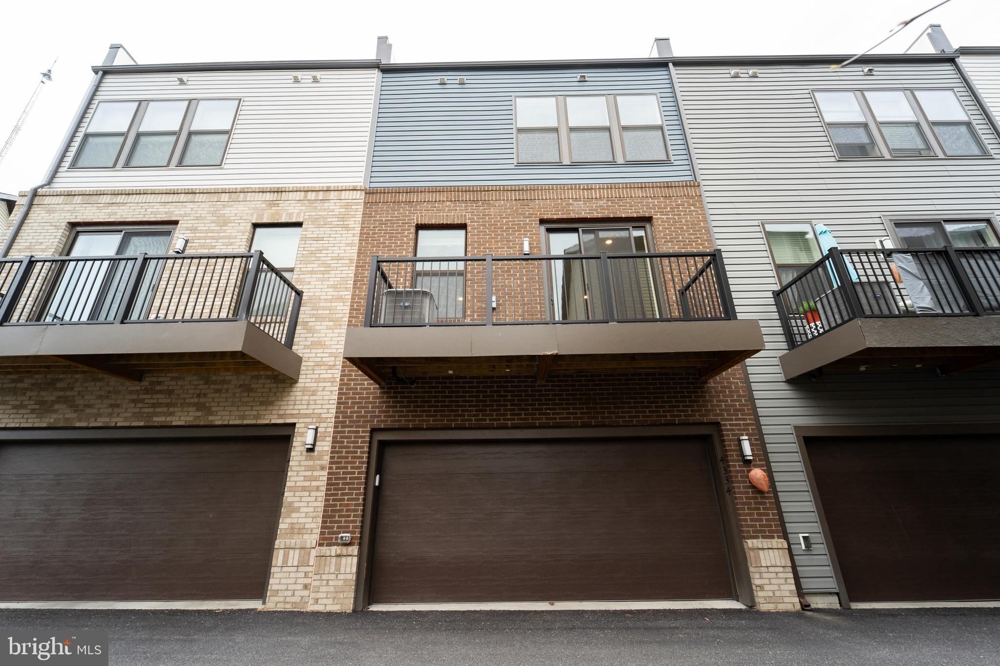 MEDFIELD - Residential