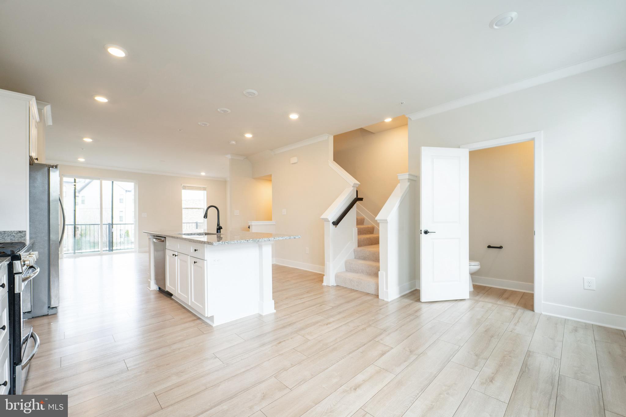 MEDFIELD - Residential