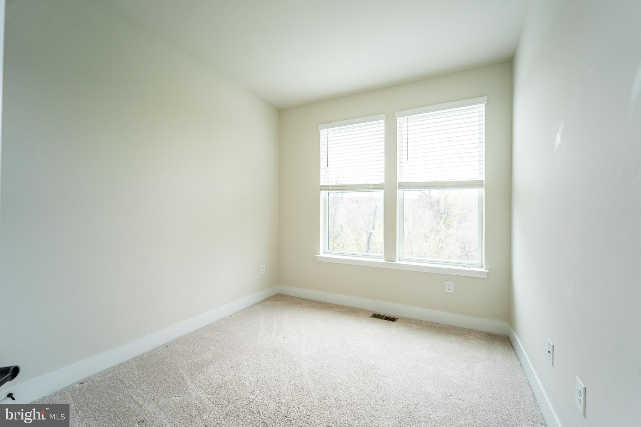 MEDFIELD - Residential