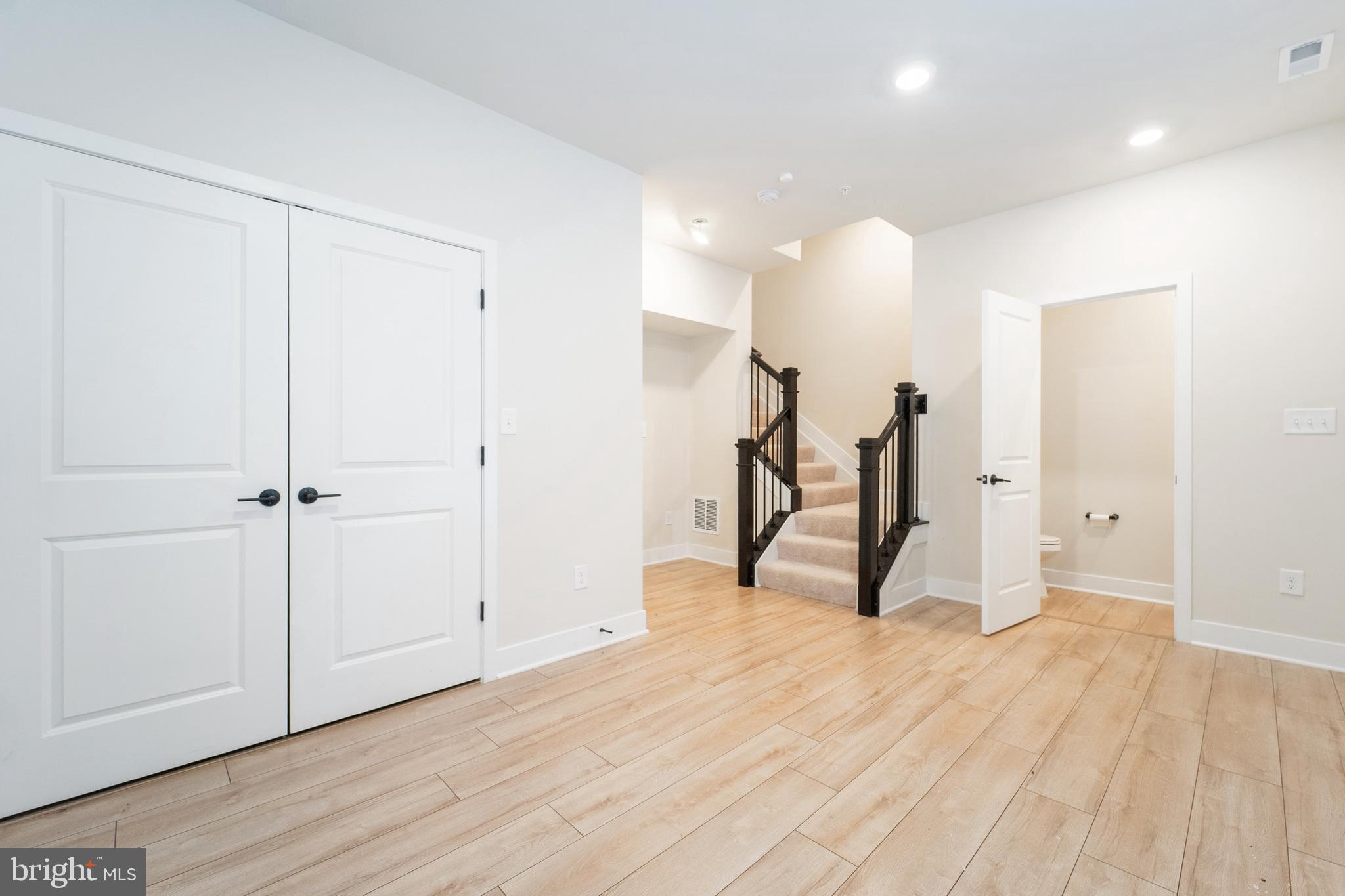 MEDFIELD - Residential