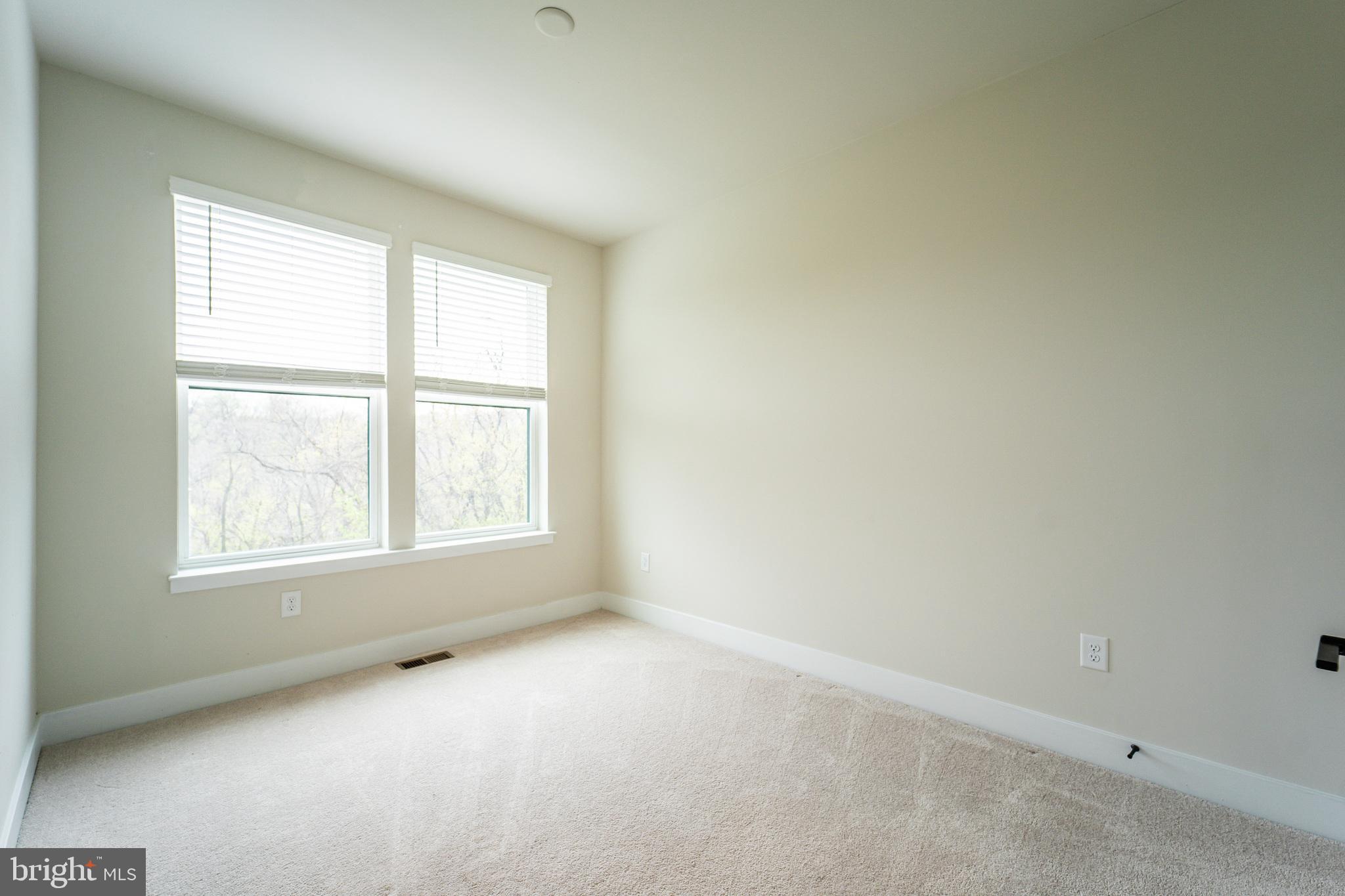 MEDFIELD - Residential