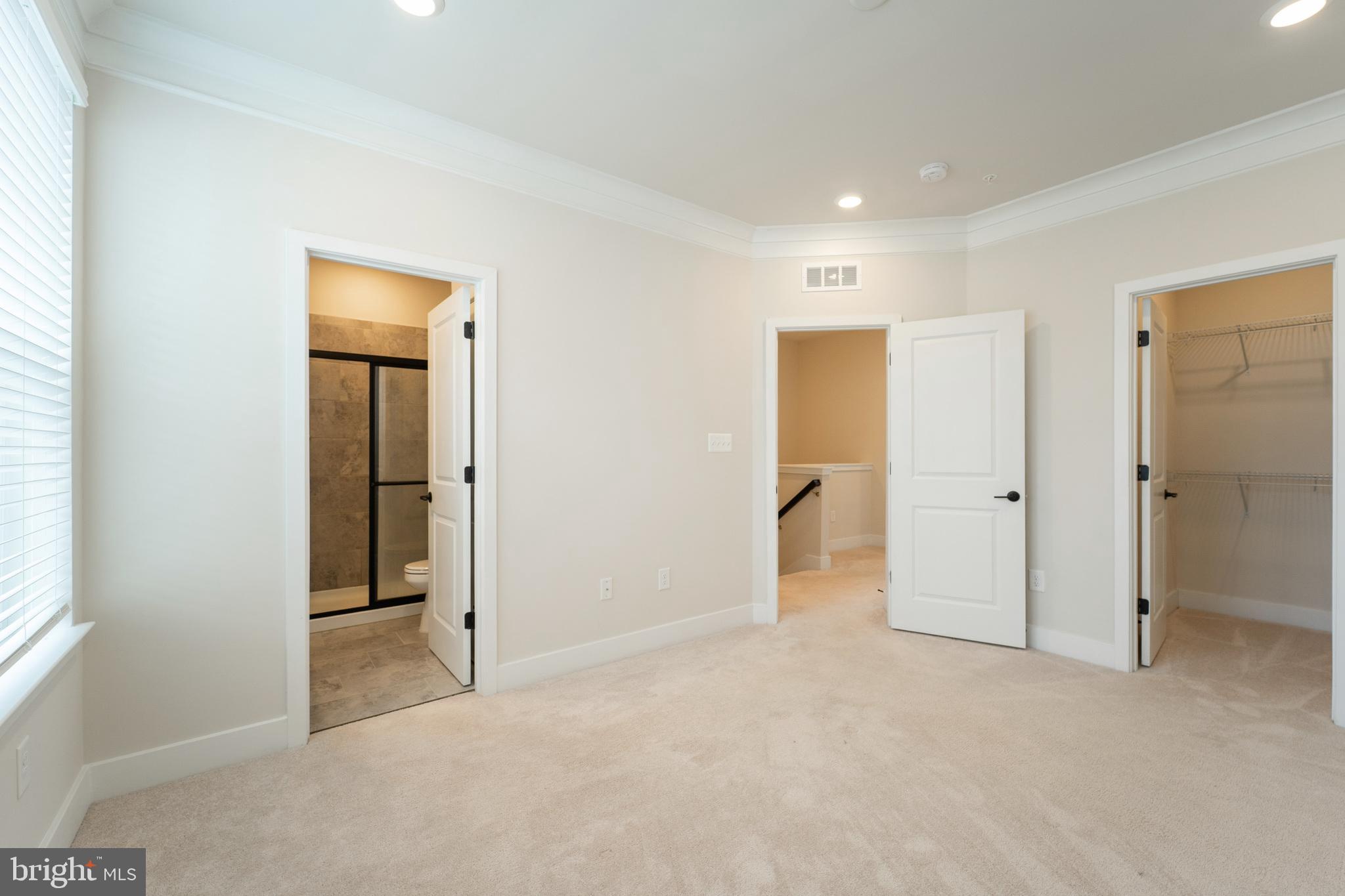 MEDFIELD - Residential