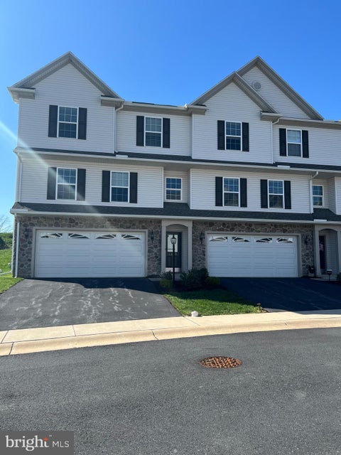 Townhouse For Sale - 2317 Bartlett Road<br/> HARRISBURG, PA 17110