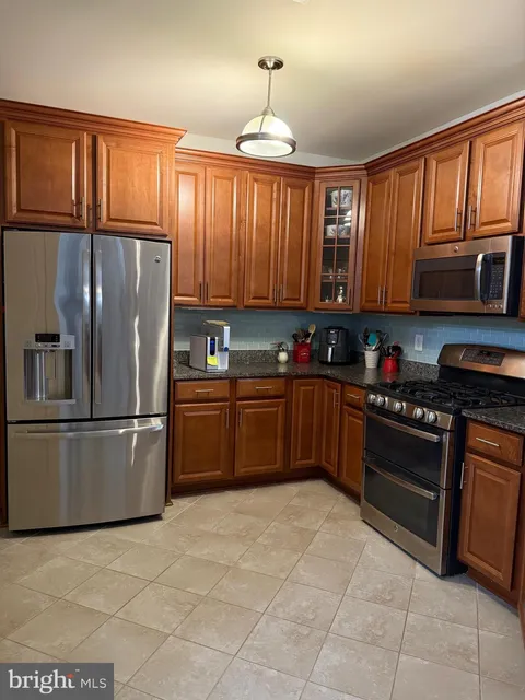 24660 Woolly Mammoth Terrace Unit 401, Aldie, VA MLS: VALO2087590