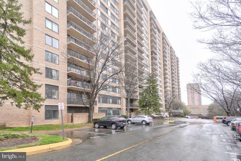 Photo of 3713 S George Mason Drive #414 W, FALLS CHURCH, VA 22041 (MLS # VAFX2327584)
