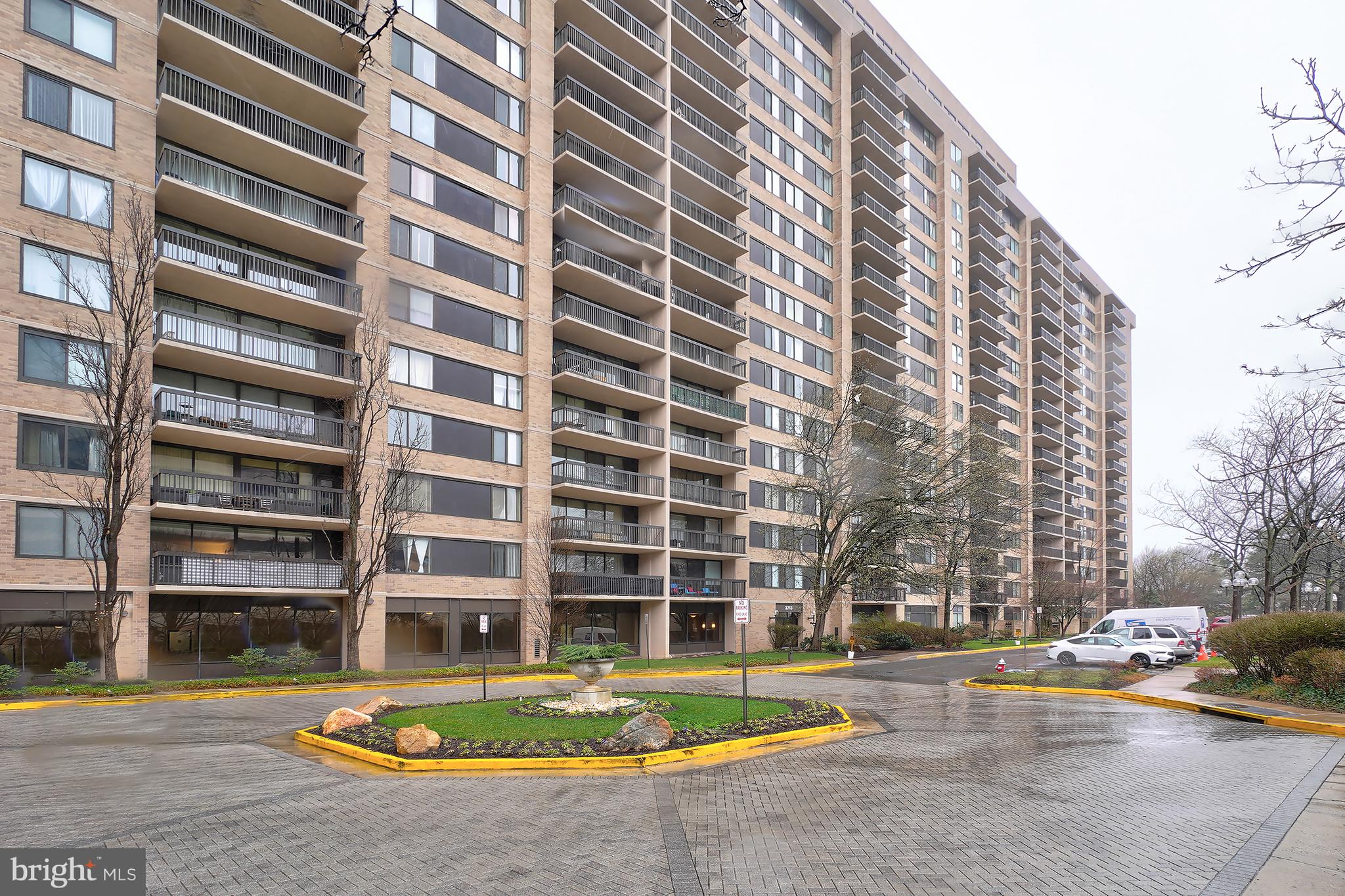 3713 S GEORGE MASON DRIVE 414 W