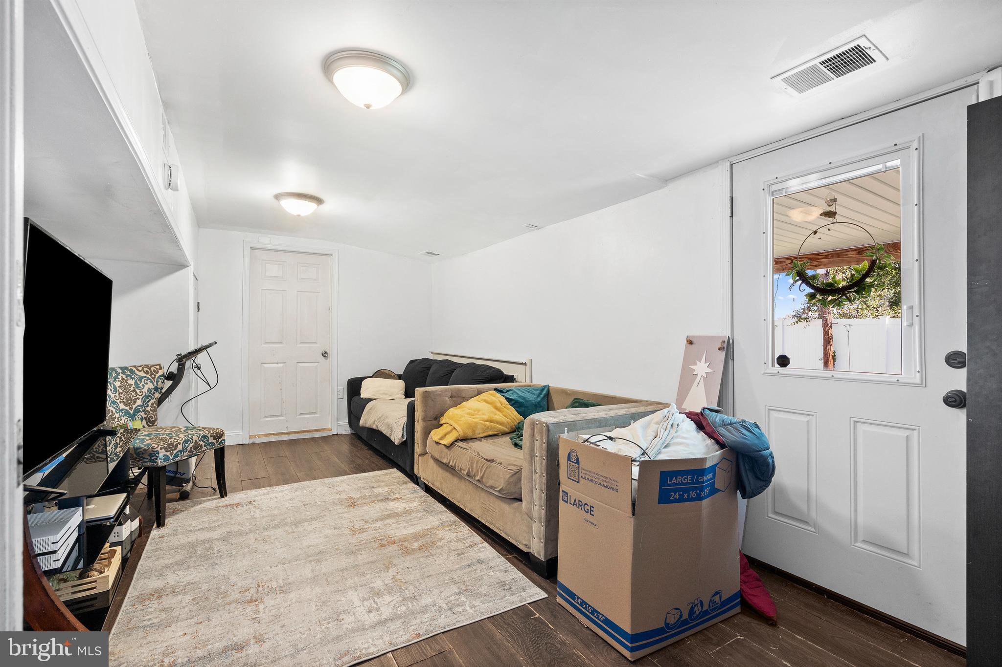 ACADEMY GARDENS - Residential