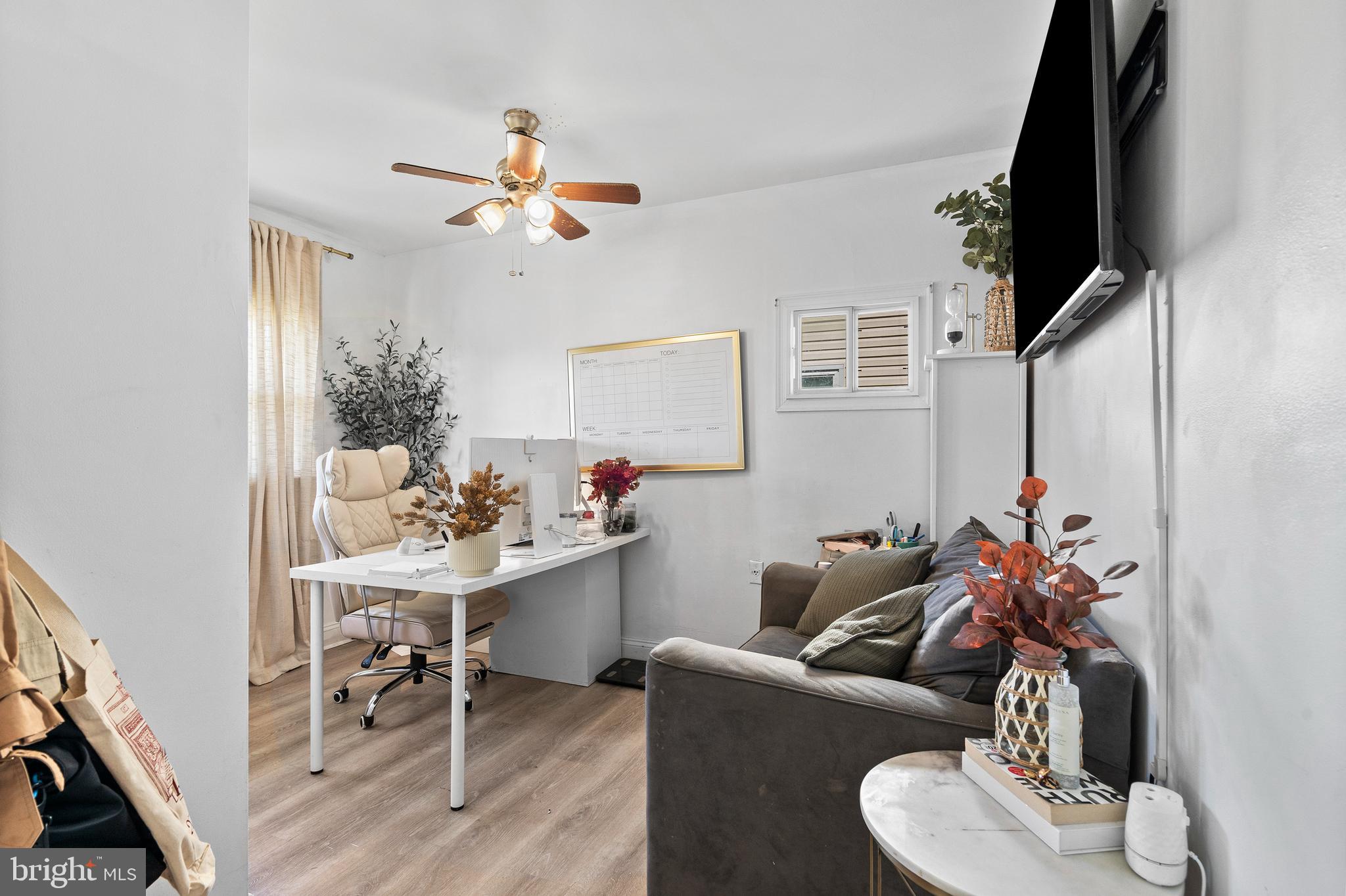 ACADEMY GARDENS - Residential