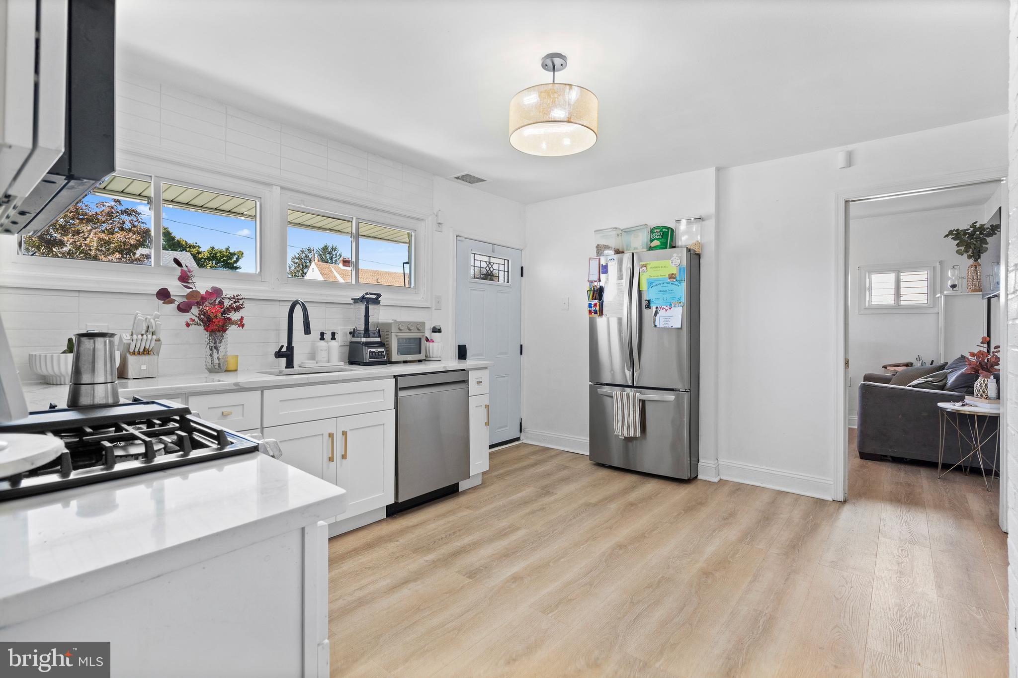 ACADEMY GARDENS - Residential