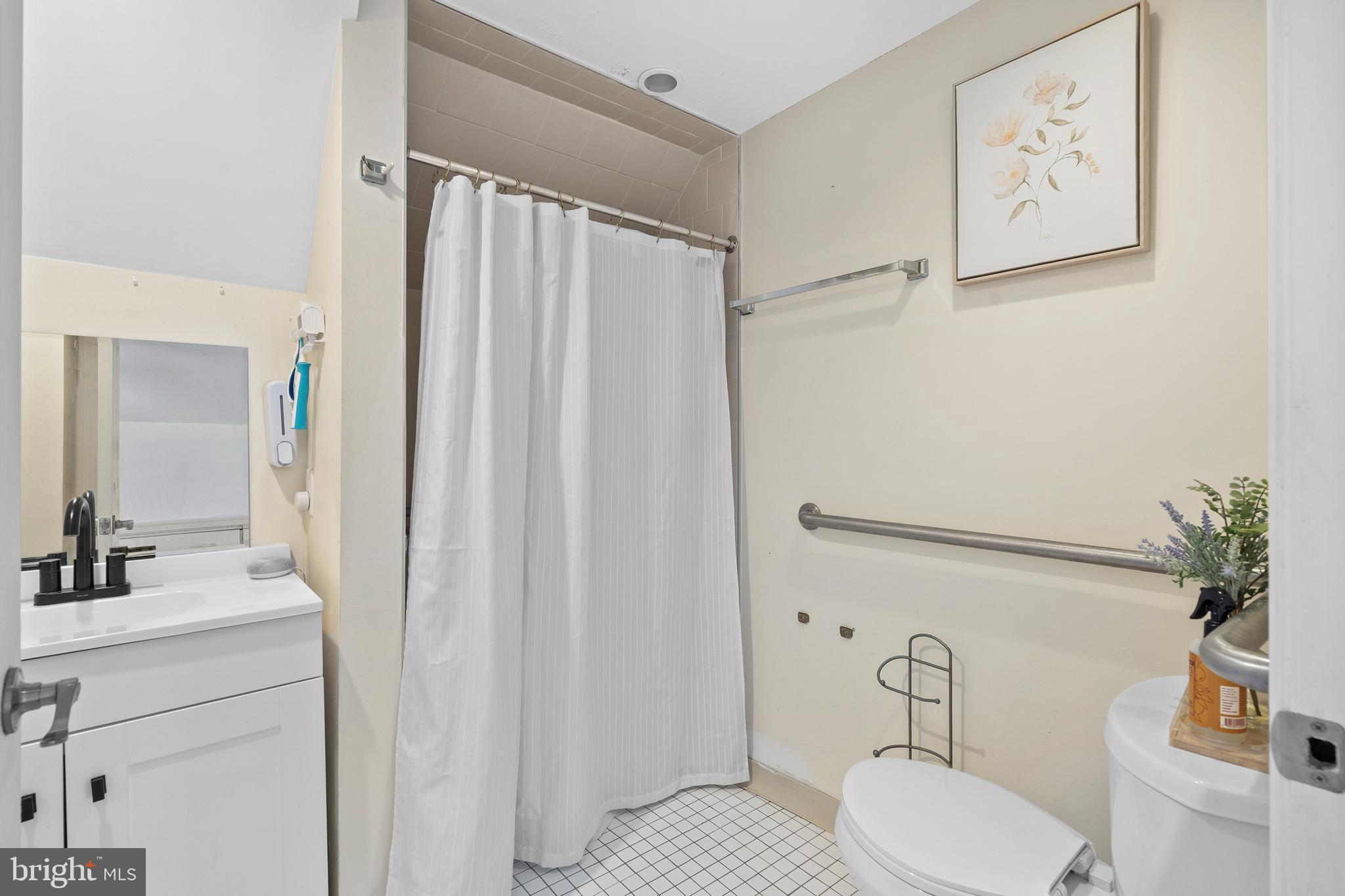 ACADEMY GARDENS - Residential