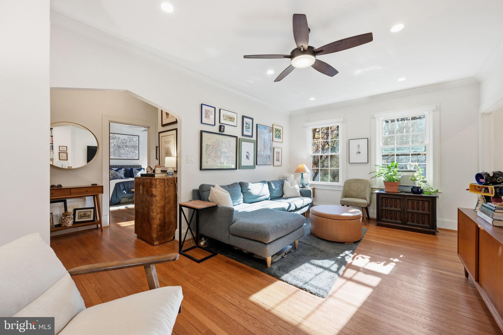 5402 CONNECTICUT AVENUE NW 202