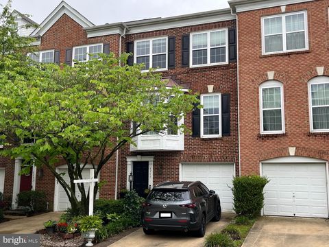 8245 SINGLELEAF LANE LORTON VA 22079