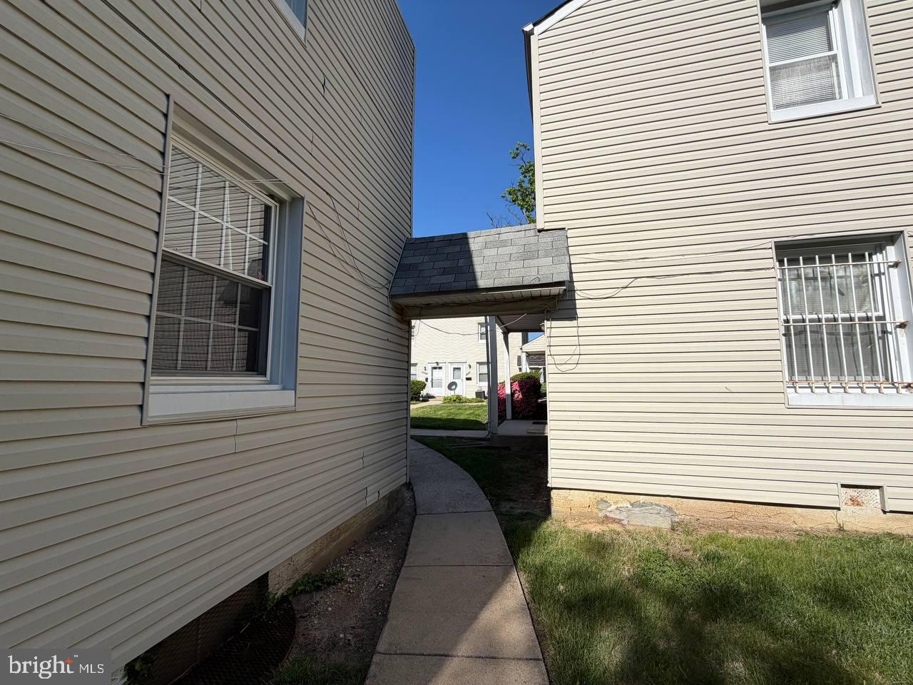 IVERSON SQUARE CONDOMINIUM - Residential