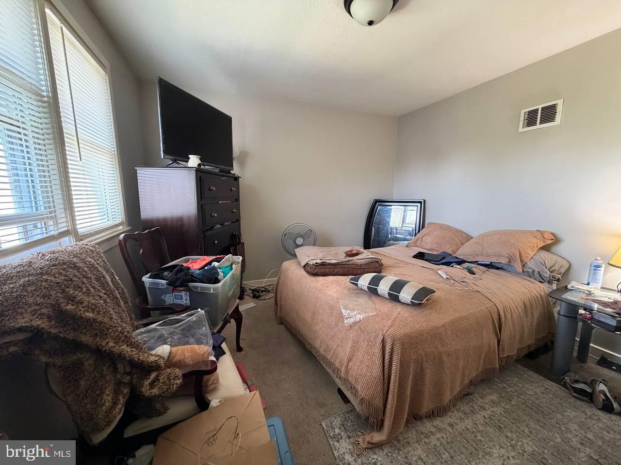 IVERSON SQUARE CONDOMINIUM - Residential