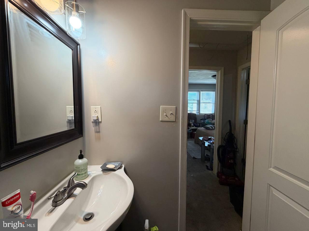 IVERSON SQUARE CONDOMINIUM - Residential
