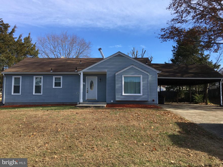 Check out this 2 Level Rambler House, situated on a corner lot  in Tantallon On The Potomac Subdivision. This is a Great Opportunity to Own a Move in Ready Home... spacious Bedrooms, 3 Full Bathrooms, Living room, Dinning area, and a spacious Finished Basement...Close to public Transportation, close to shopping centers, National harbor, Washington DC, Northern Virginia. Must see.