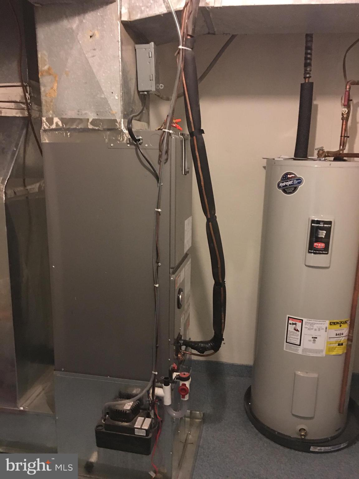 TANTALLON ON THE POTOMAC - Residential