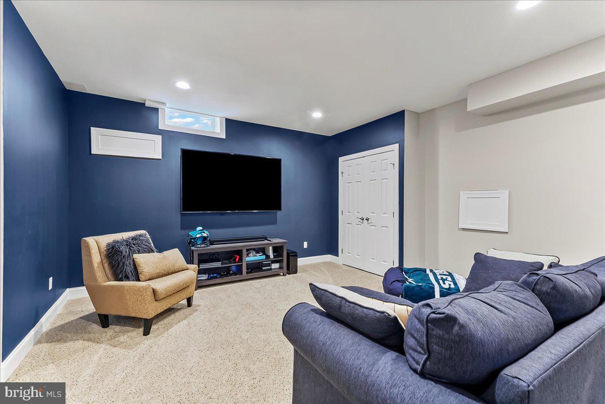 WINDSOR RIDGE - Residential