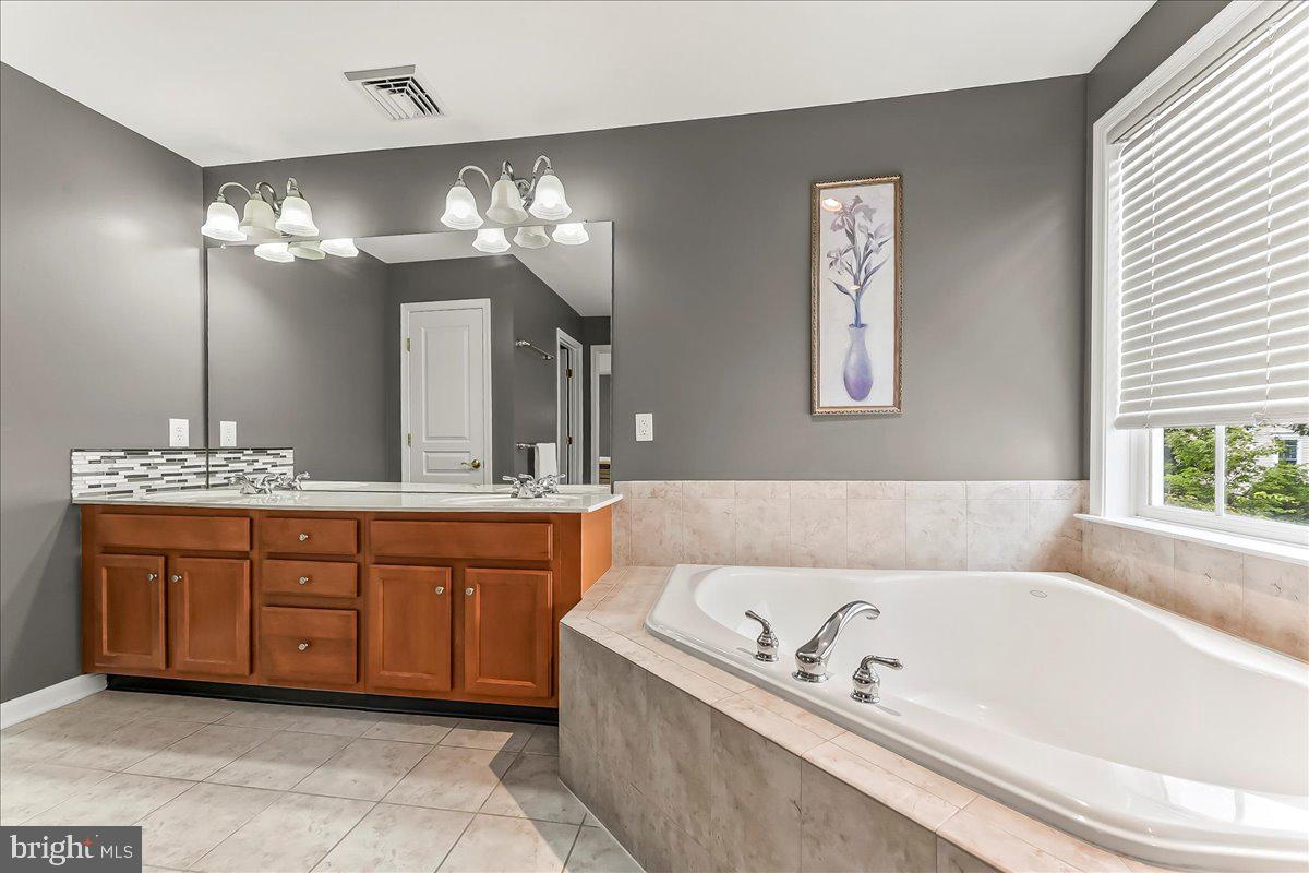 WINDSOR RIDGE - Residential