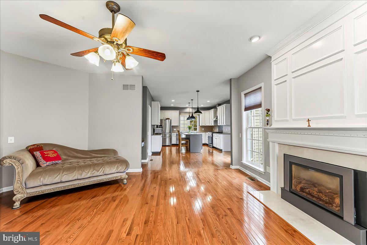 WINDSOR RIDGE - Residential