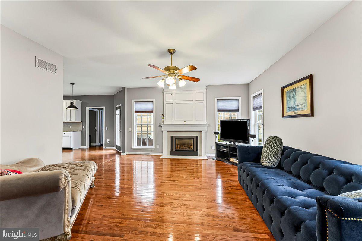 WINDSOR RIDGE - Residential