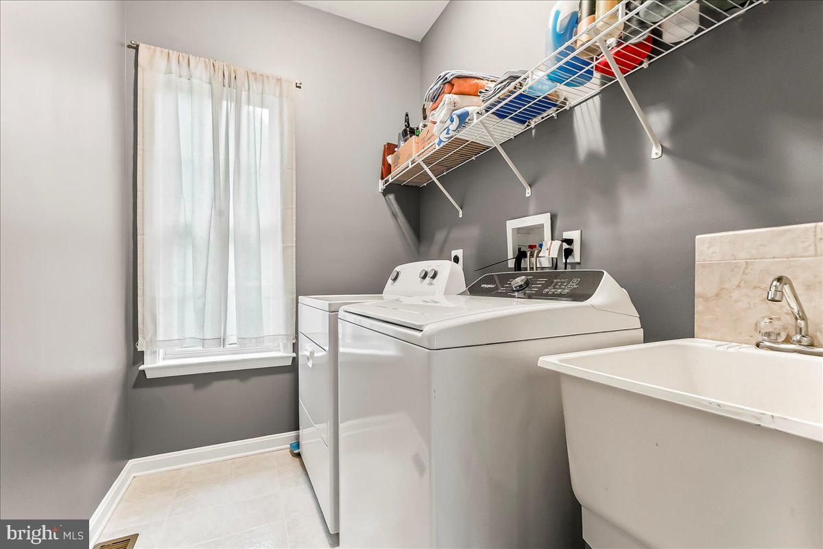 WINDSOR RIDGE - Residential