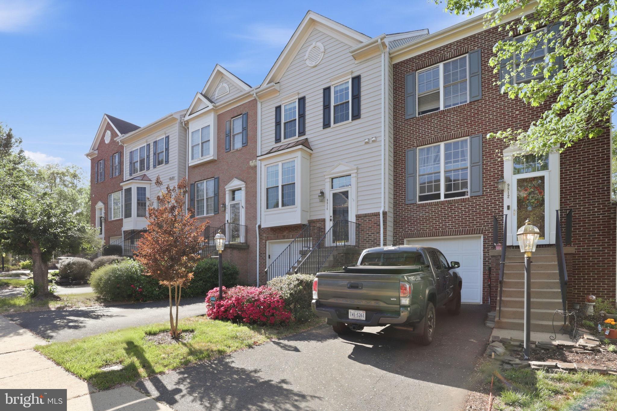 TOWNES AT COMPTON FARM - Residential