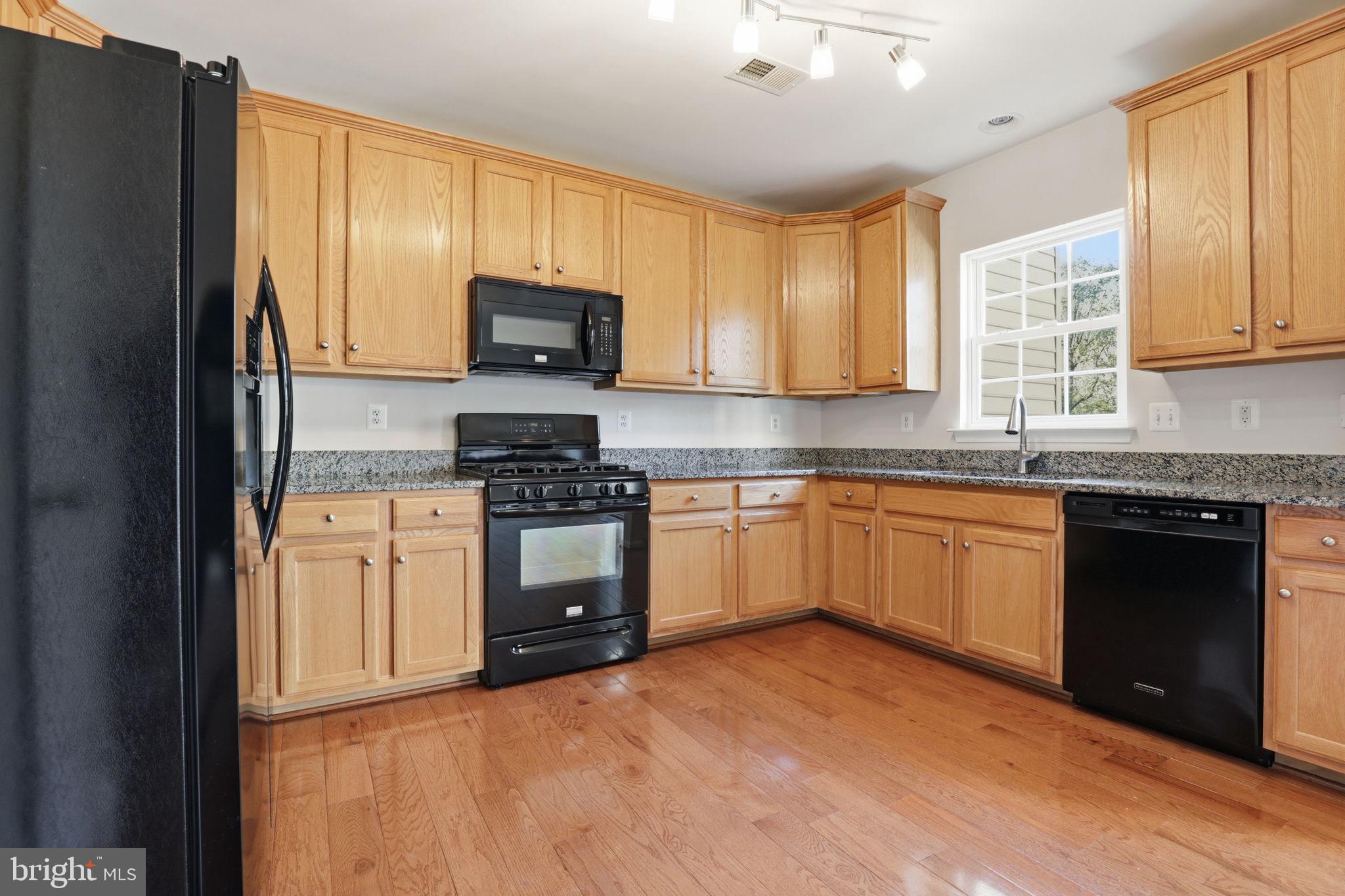 TOWNES AT COMPTON FARM - Residential