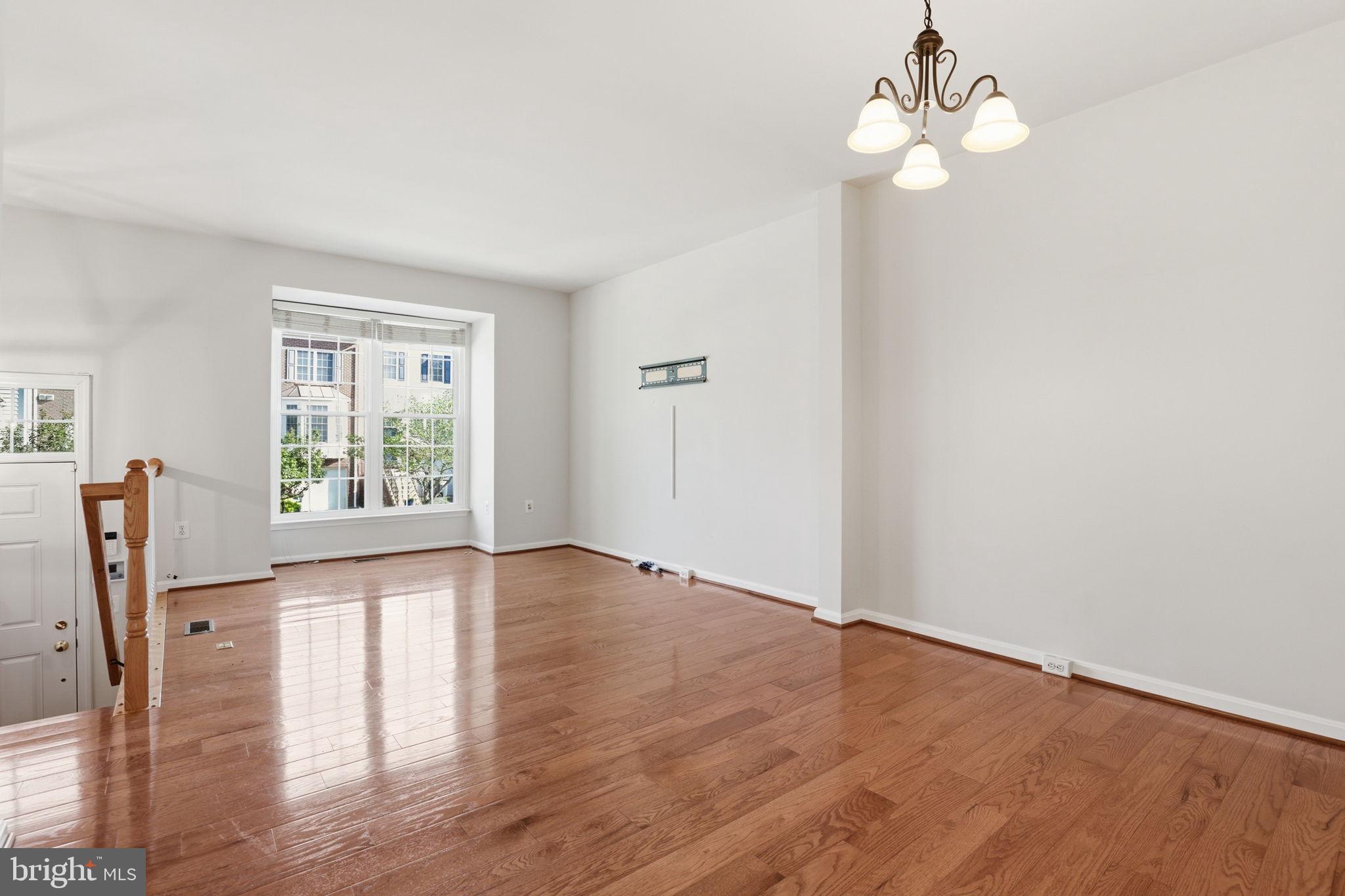 TOWNES AT COMPTON FARM - Residential