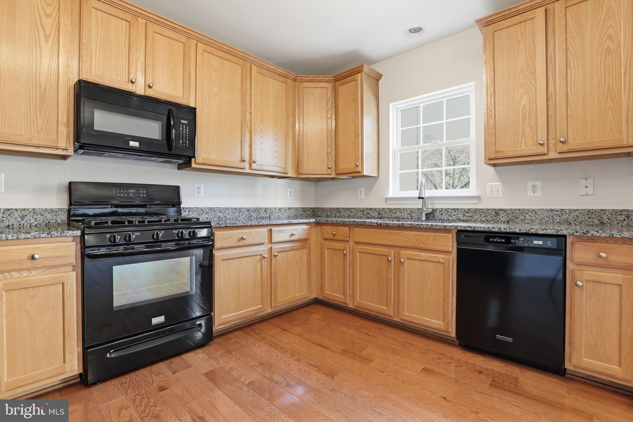 TOWNES AT COMPTON FARM - Residential