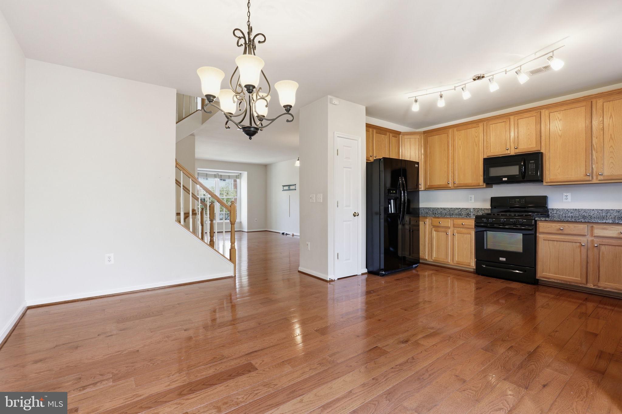 TOWNES AT COMPTON FARM - Residential