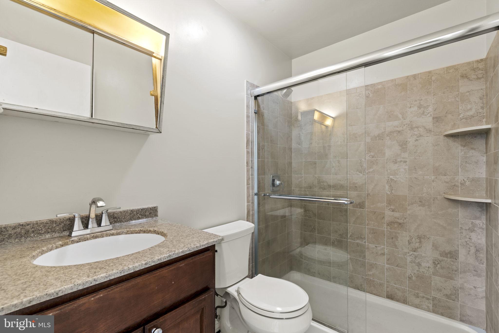 FOUR SEASONS - Residential