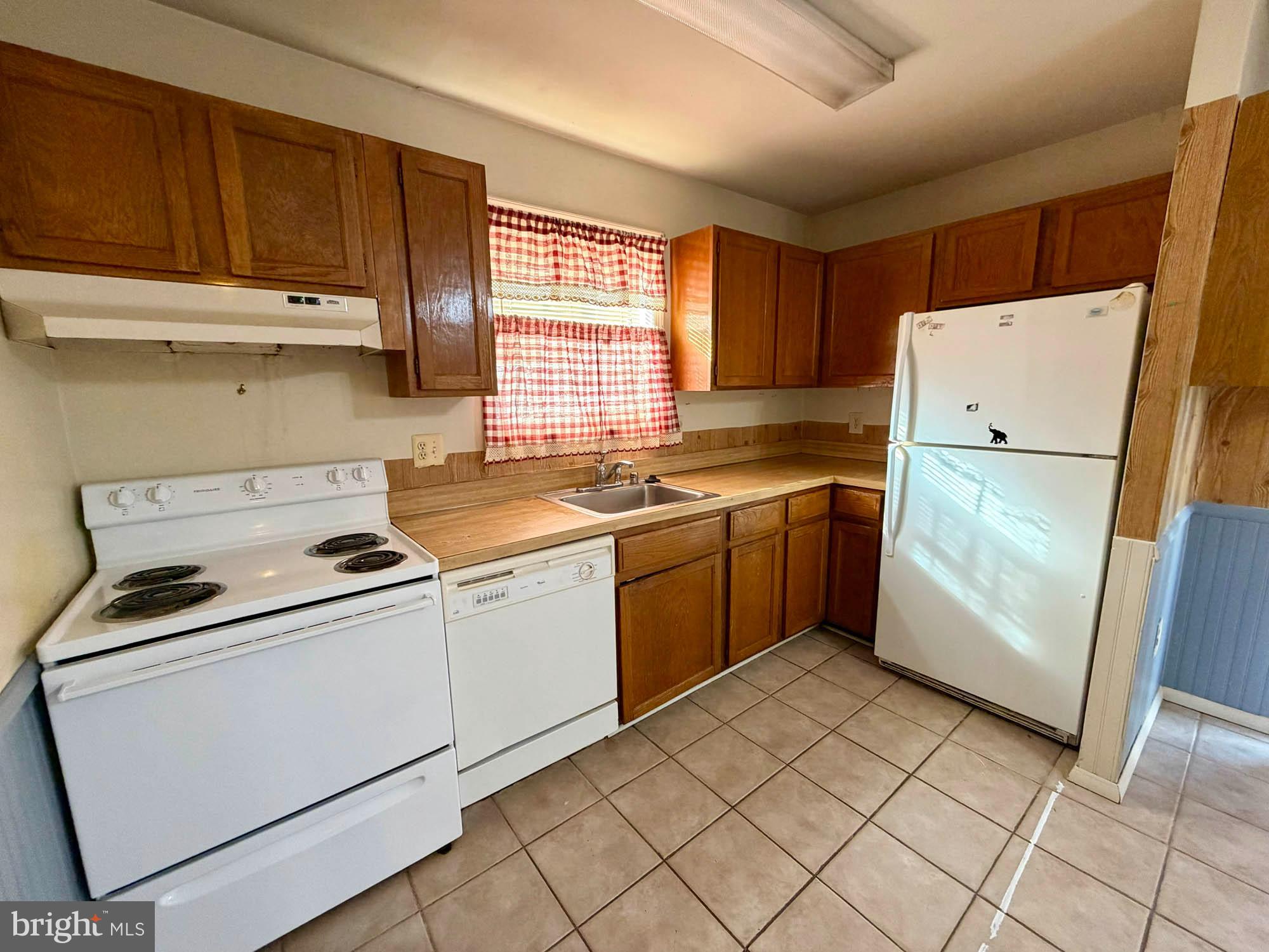 ROLLING ACRES - Residential