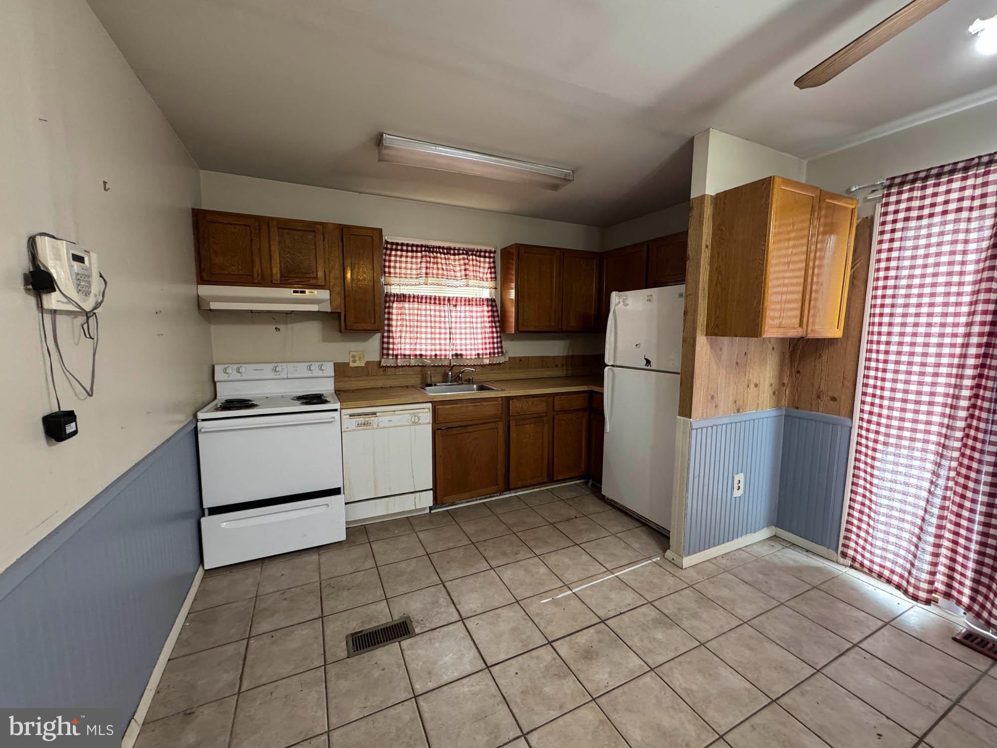 ROLLING ACRES - Residential