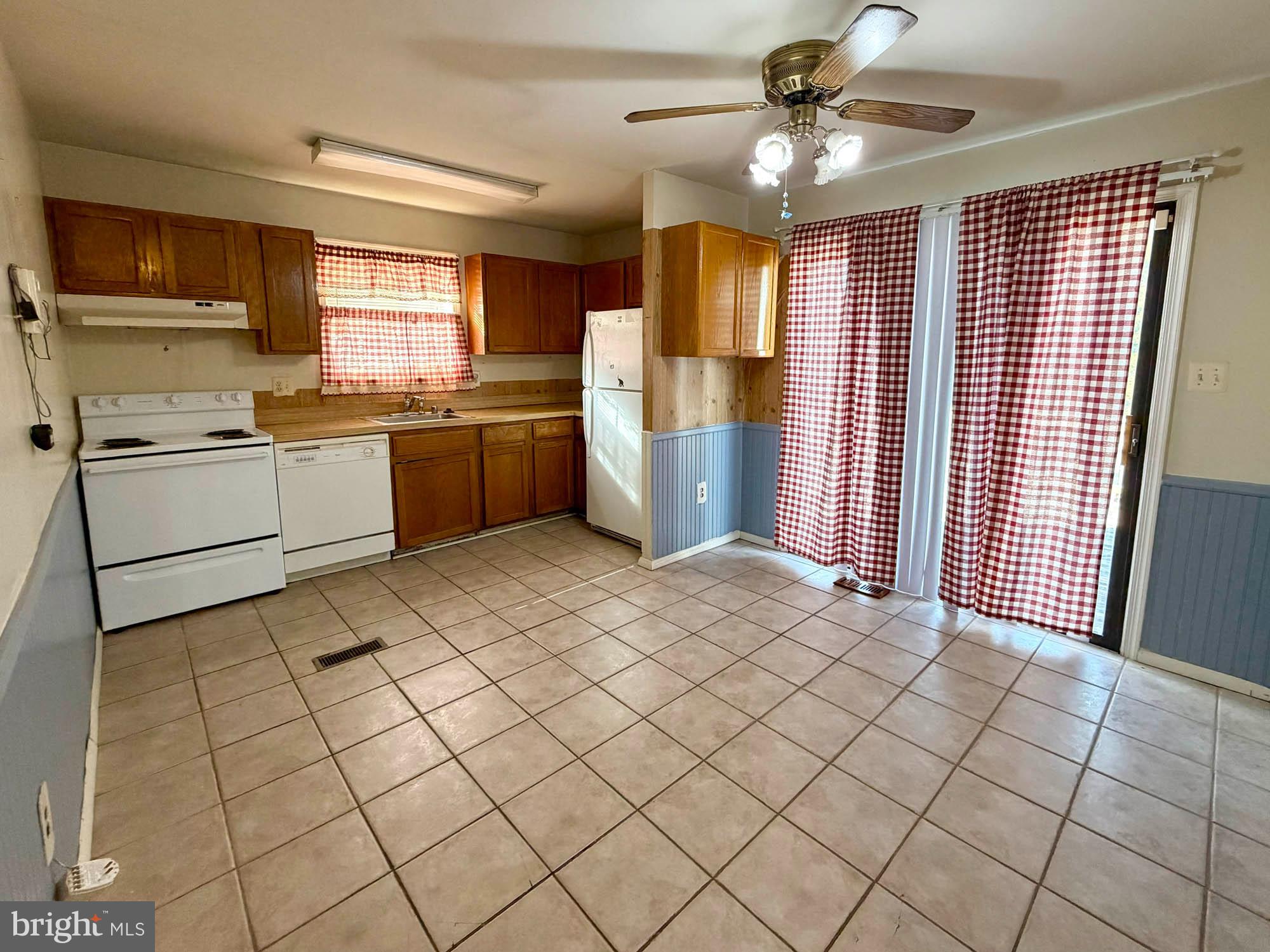 ROLLING ACRES - Residential