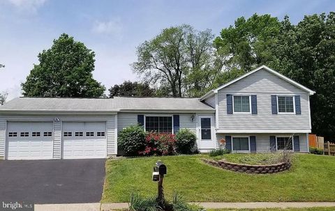 Homes For Rent - 12828 Pinecrest Road<br/> Fairfax County, HERNDON, VA 20171