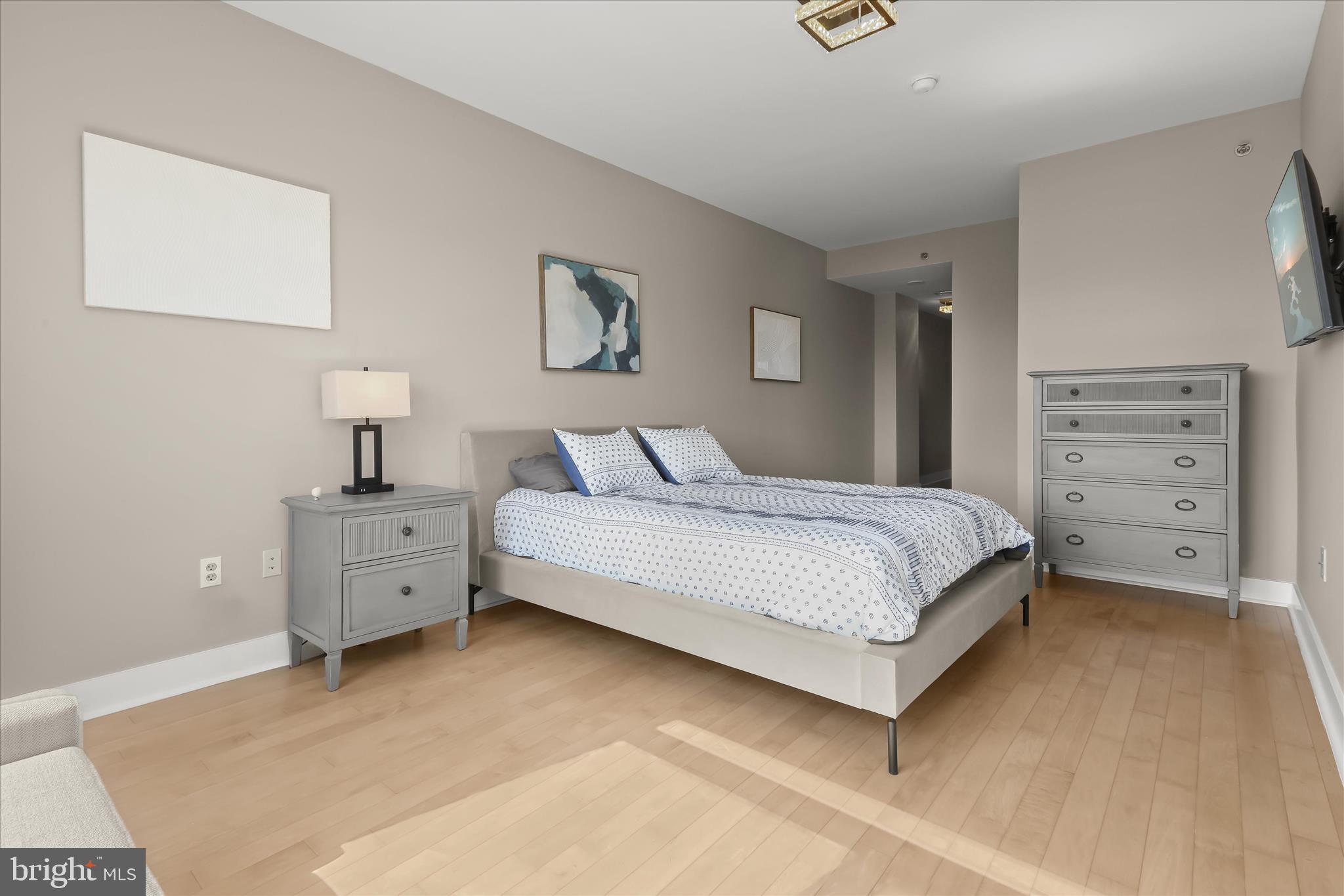 HARBOR EAST - Residential